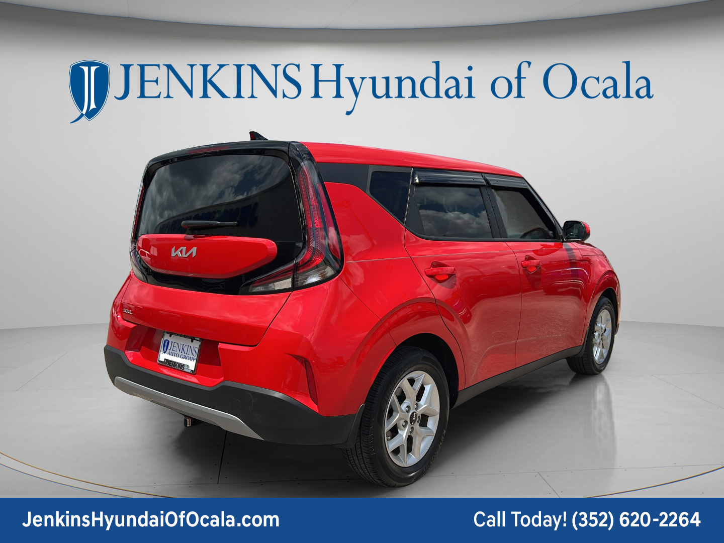 Used 2023 Kia Soul LX w/ LX Technology Package FWD image 3
