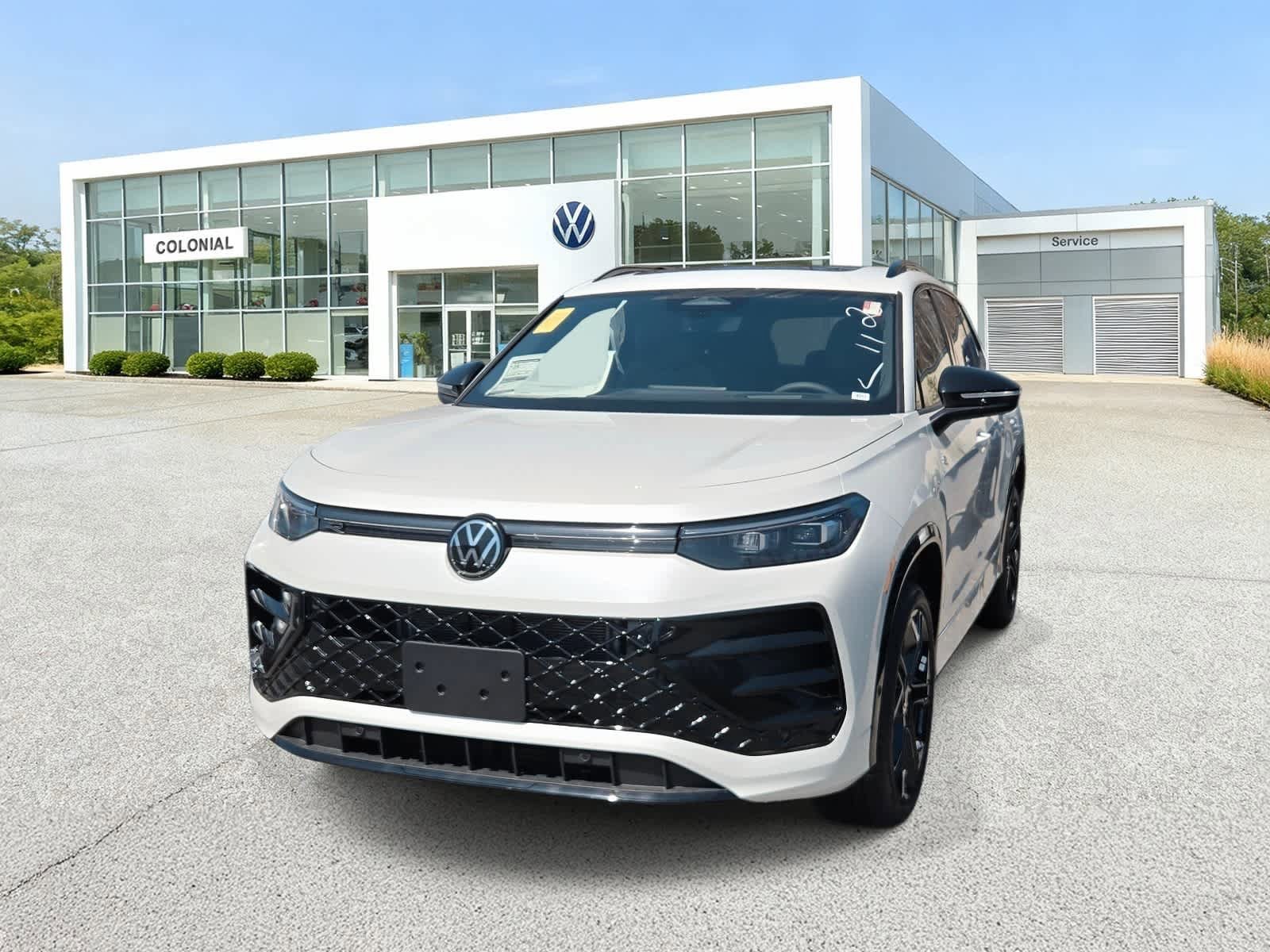New 2026 Volkswagen Tiguan SE R-Line AWD/4WD image 2