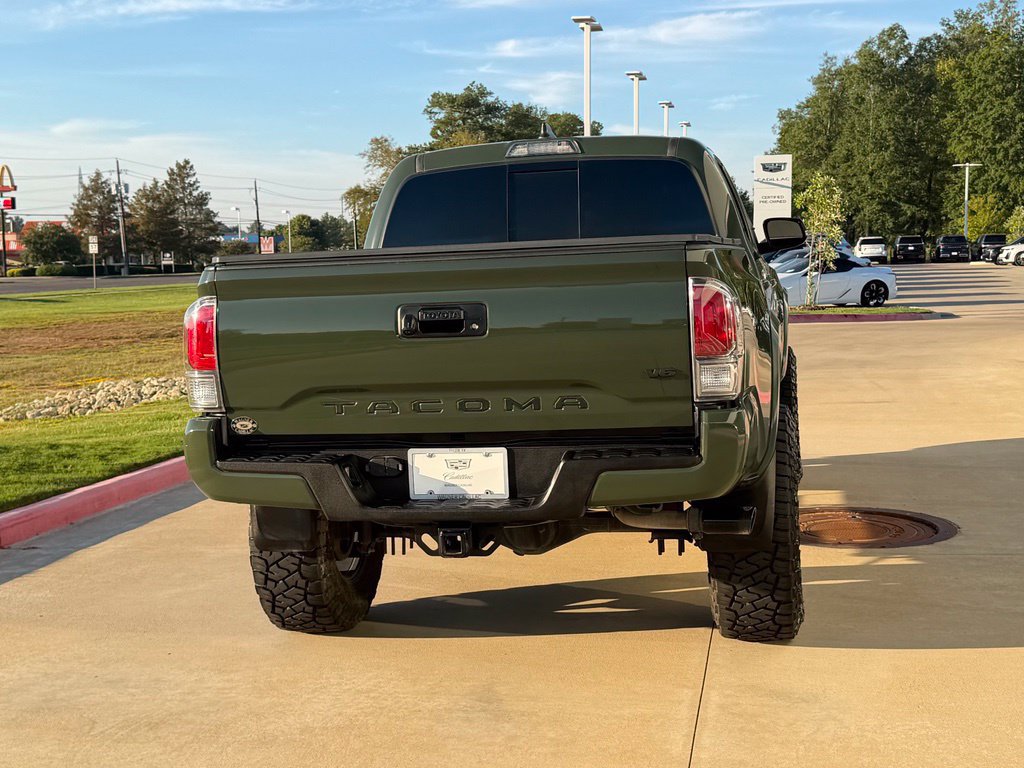 Used 2022 Toyota Tacoma TRD Sport AWD/4WD image 5