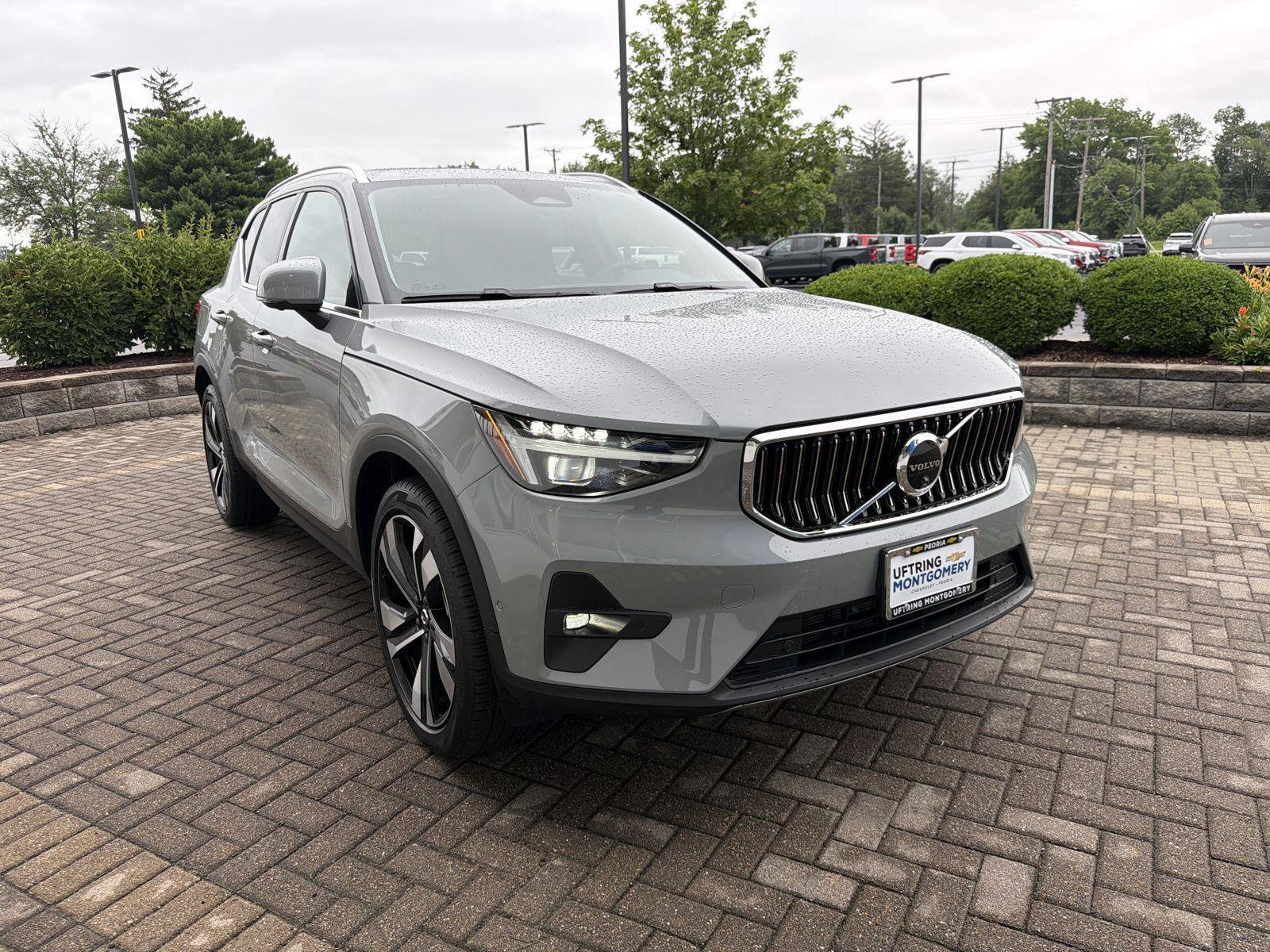 Used 2024 Volvo XC40 B5 Ultimate w/ Protection Package Premier AWD/4WD image 7