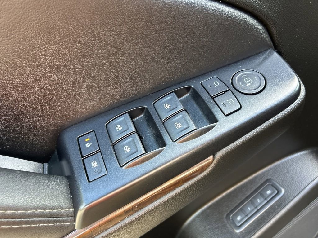 Used 2019 Chevrolet Tahoe LT w/ RST Edition image 19