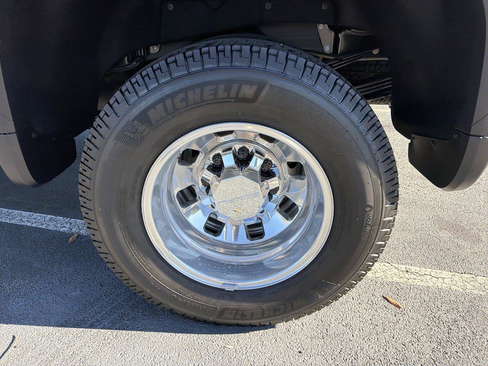 New 2026 GMC Sierra 3500 Denali Ultimate AWD/4WD image 16