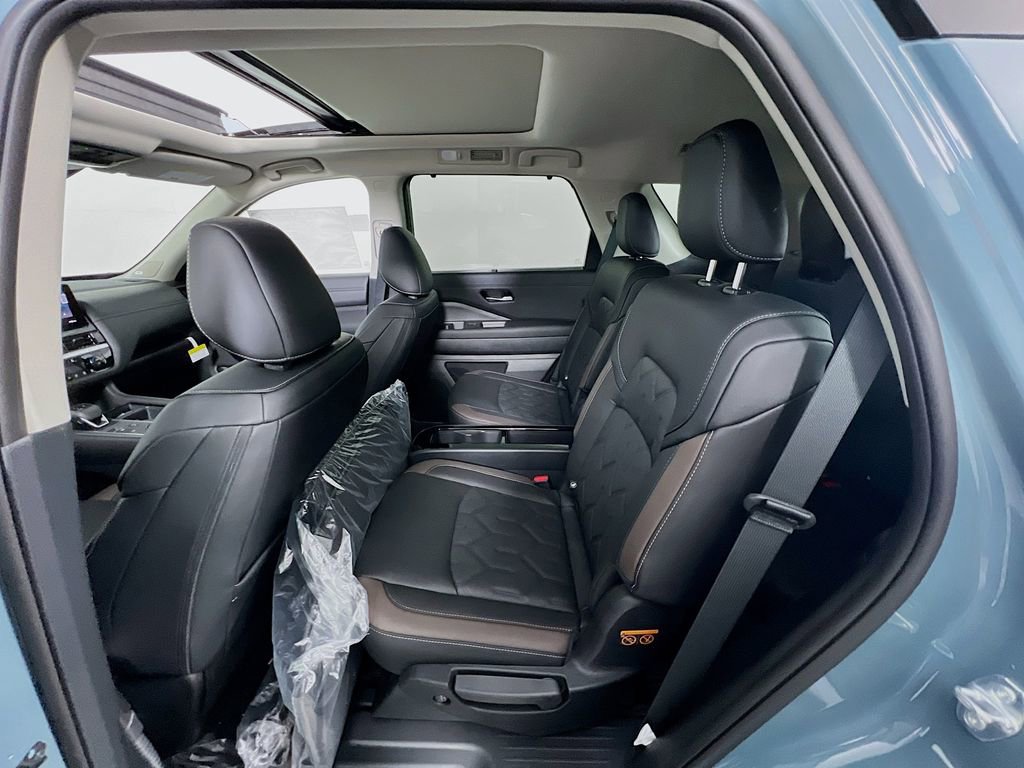 New 2026 Nissan Pathfinder Platinum image 22