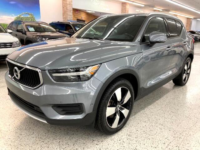Used 2019 Volvo XC40 T5 Momentum image 1