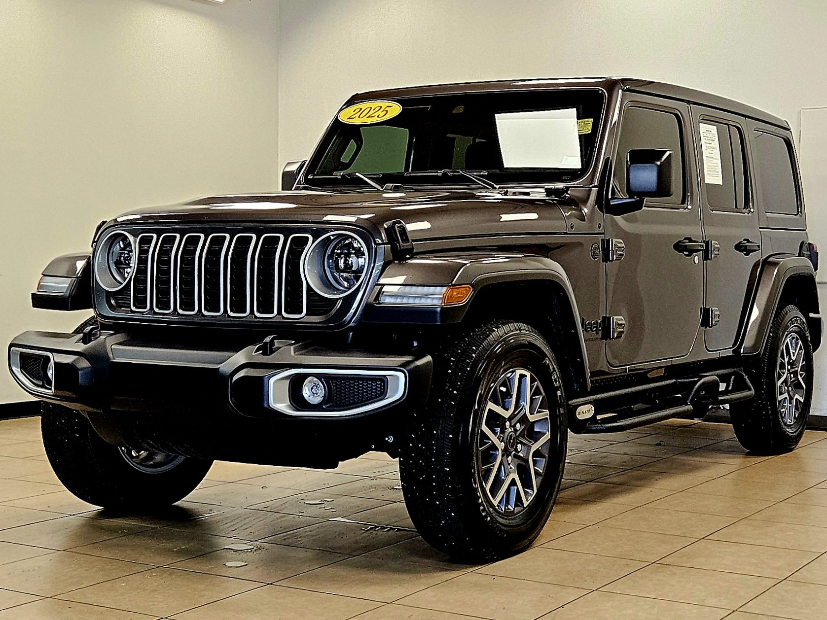 Used 2025 Jeep Wrangler Sahara AWD/4WD image 2