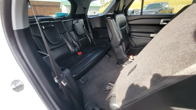 Used 2022 Ford Explorer XLT w/ Equipment Group 202A image 44