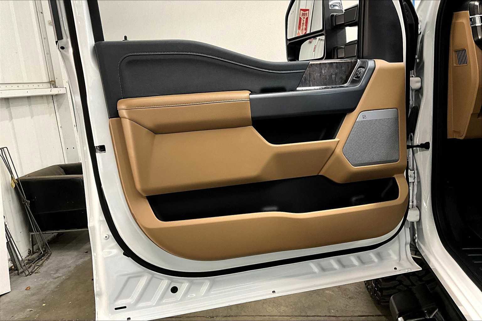 Used 2024 Ford F350 Lariat image 24