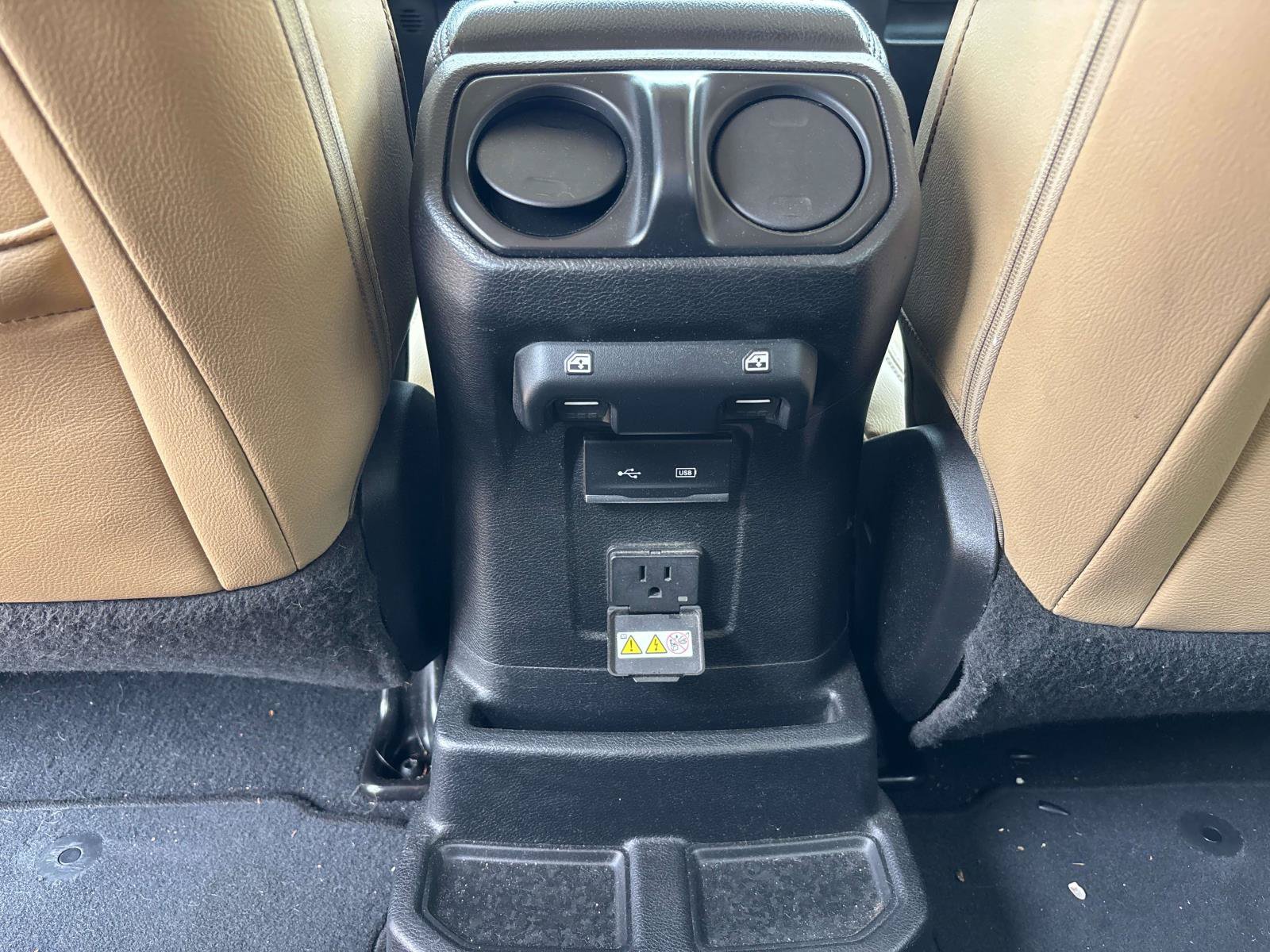 Certified 2018 Jeep Wrangler Unlimited Sahara w/ Dual Top Group AWD/4WD image 9