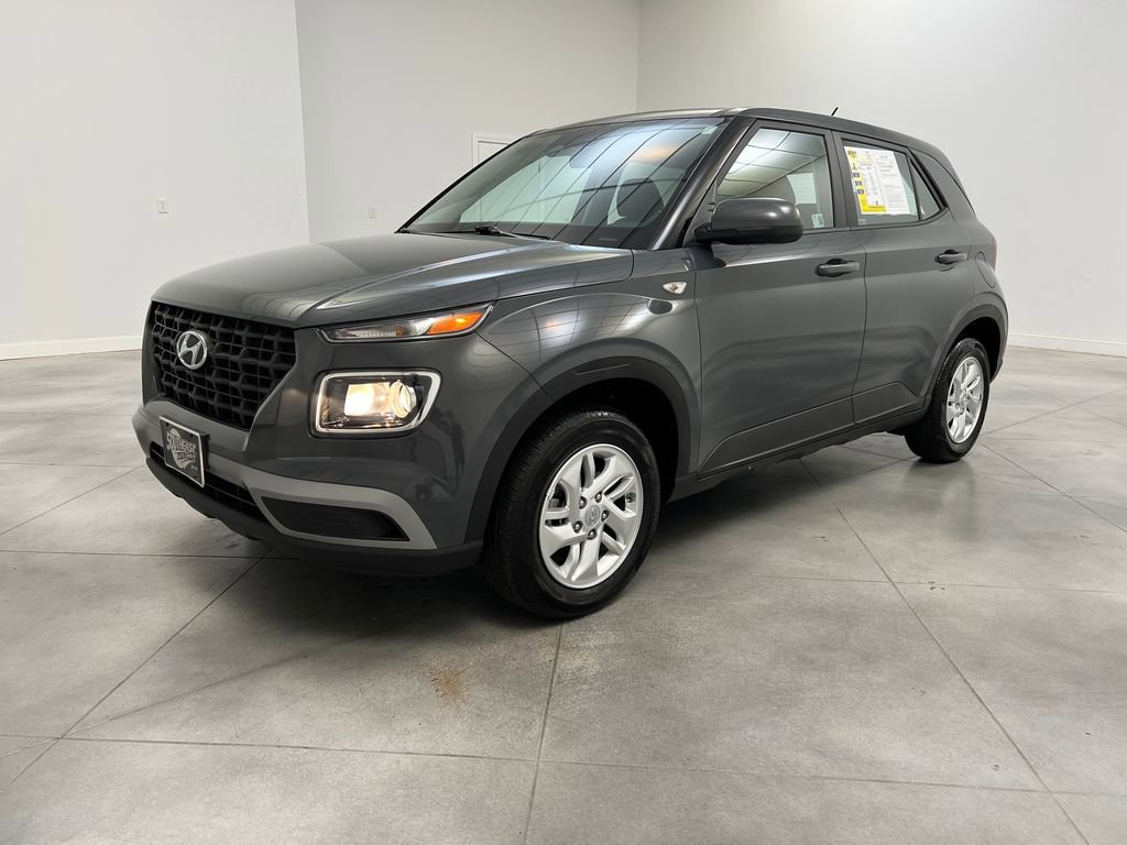 Used 2025 Hyundai Venue SE image 3