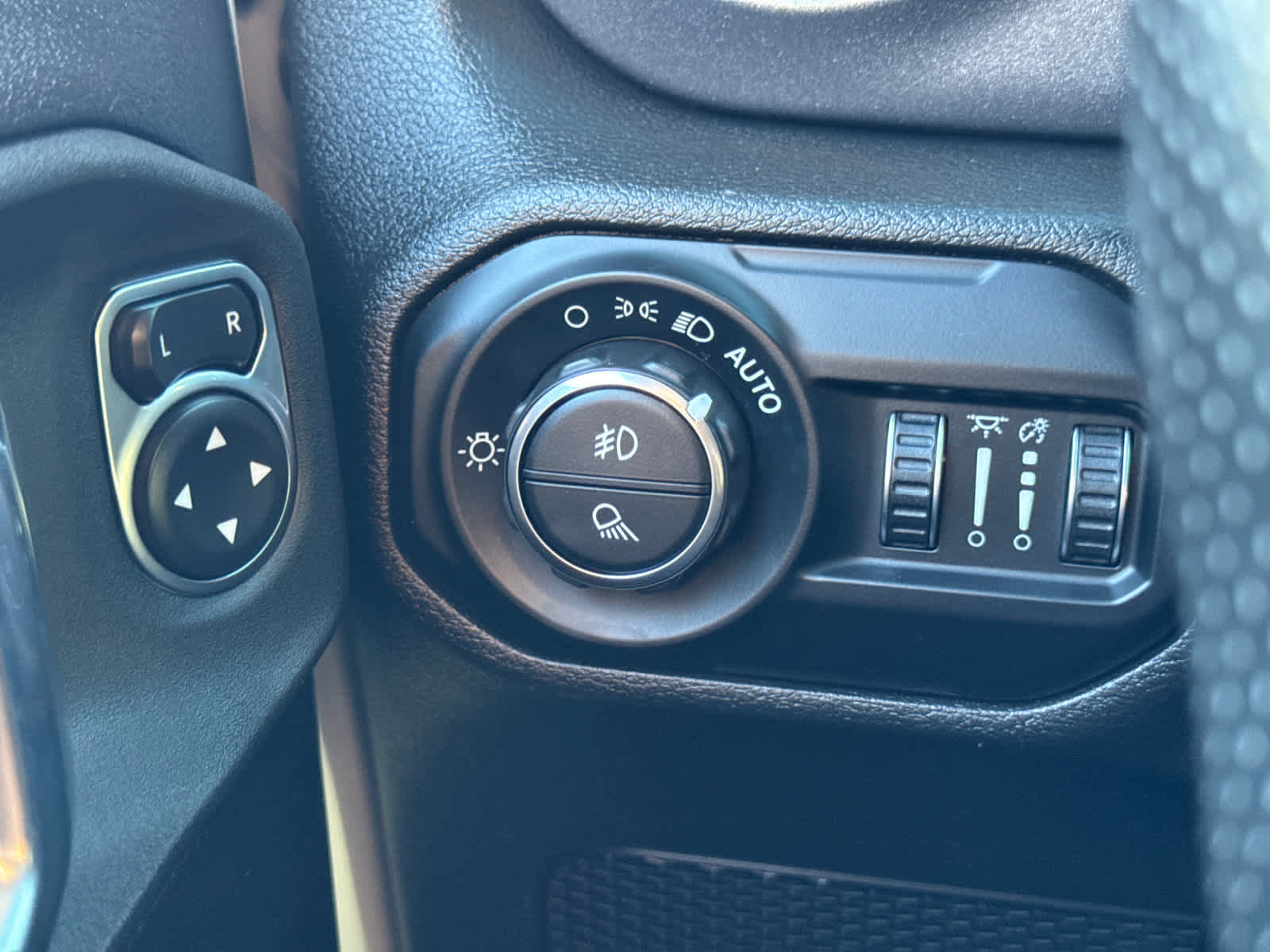 Used 2021 Jeep Gladiator Mojave w/ Trailer Tow Package image 22