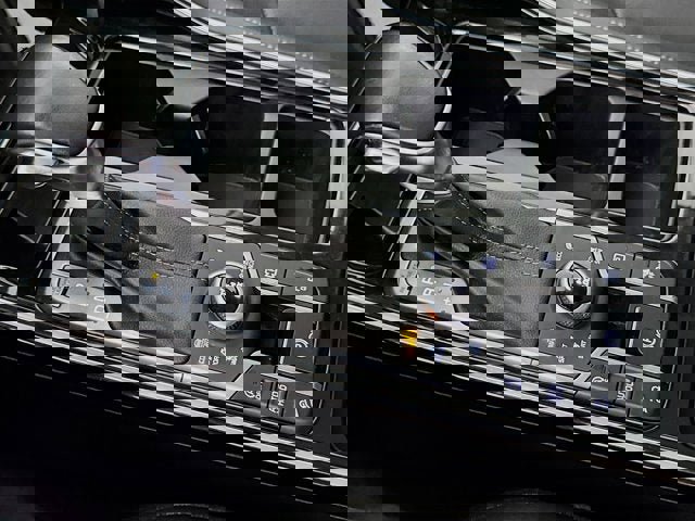 Certified 2022 Kia Sorento SX image 17