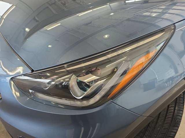 Used 2020 Kia Niro Touring image 31