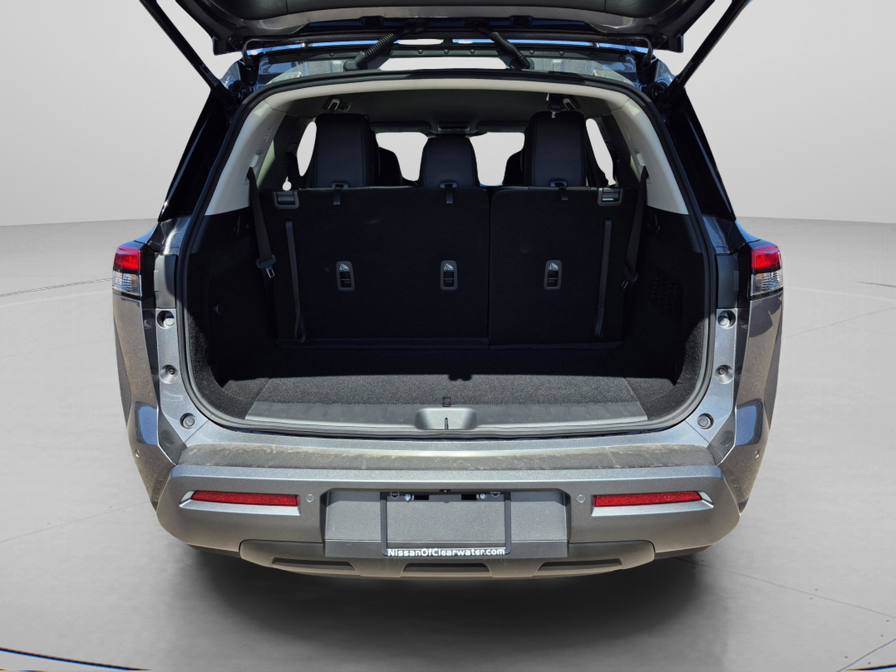 New 2026 Nissan Pathfinder SL FWD image 10