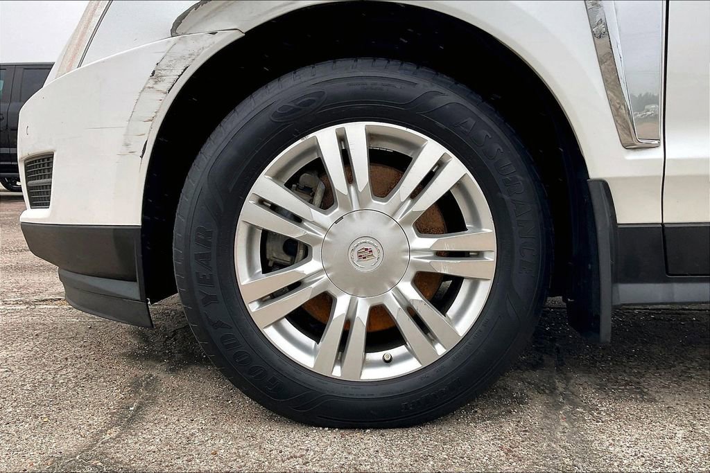 Used 2015 Cadillac SRX Luxury w/ Driver Awareness Package FWD image 12