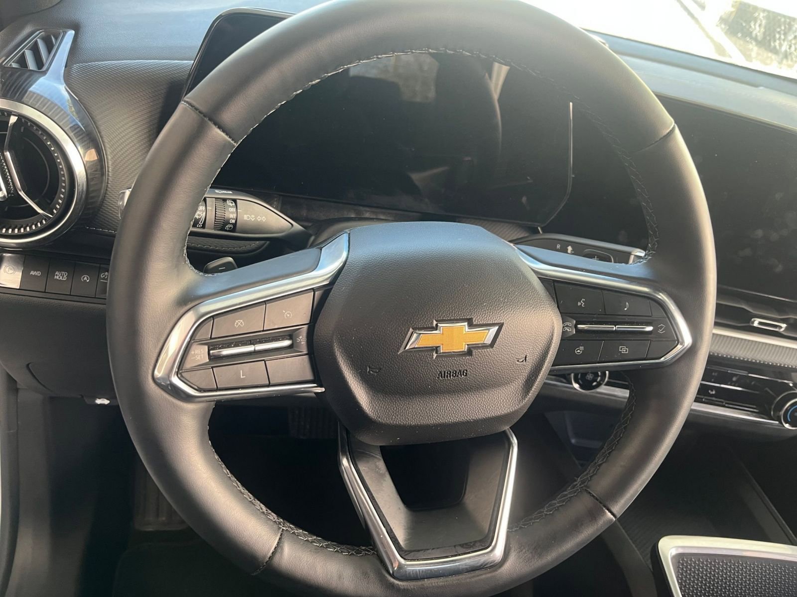 Used 2025 Chevrolet Equinox LT image 29