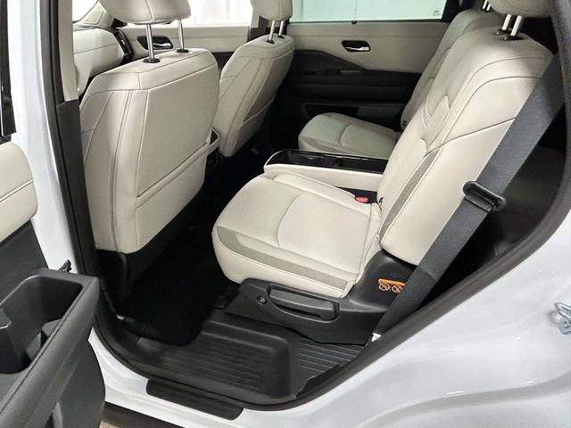 New 2026 Nissan Pathfinder SL w/ SL Premium Package FWD image 8