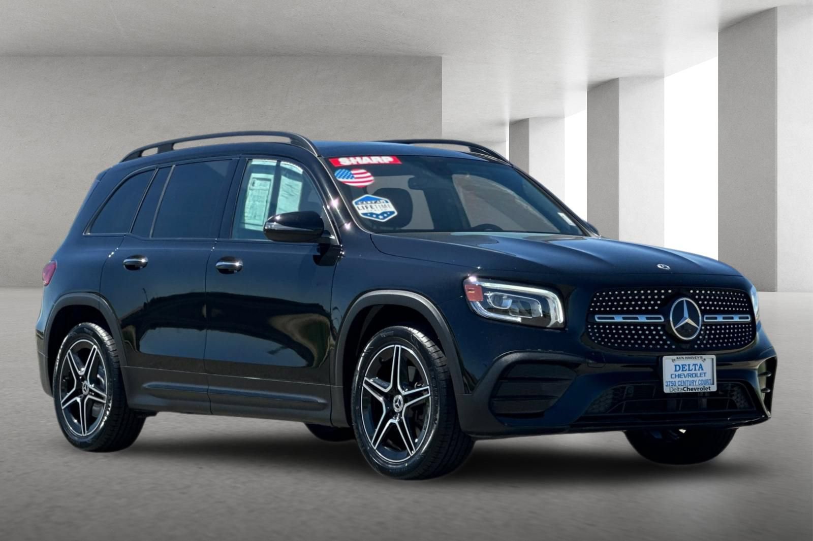 Used 2022 Mercedes-Benz GLB 250 4MATIC image 2