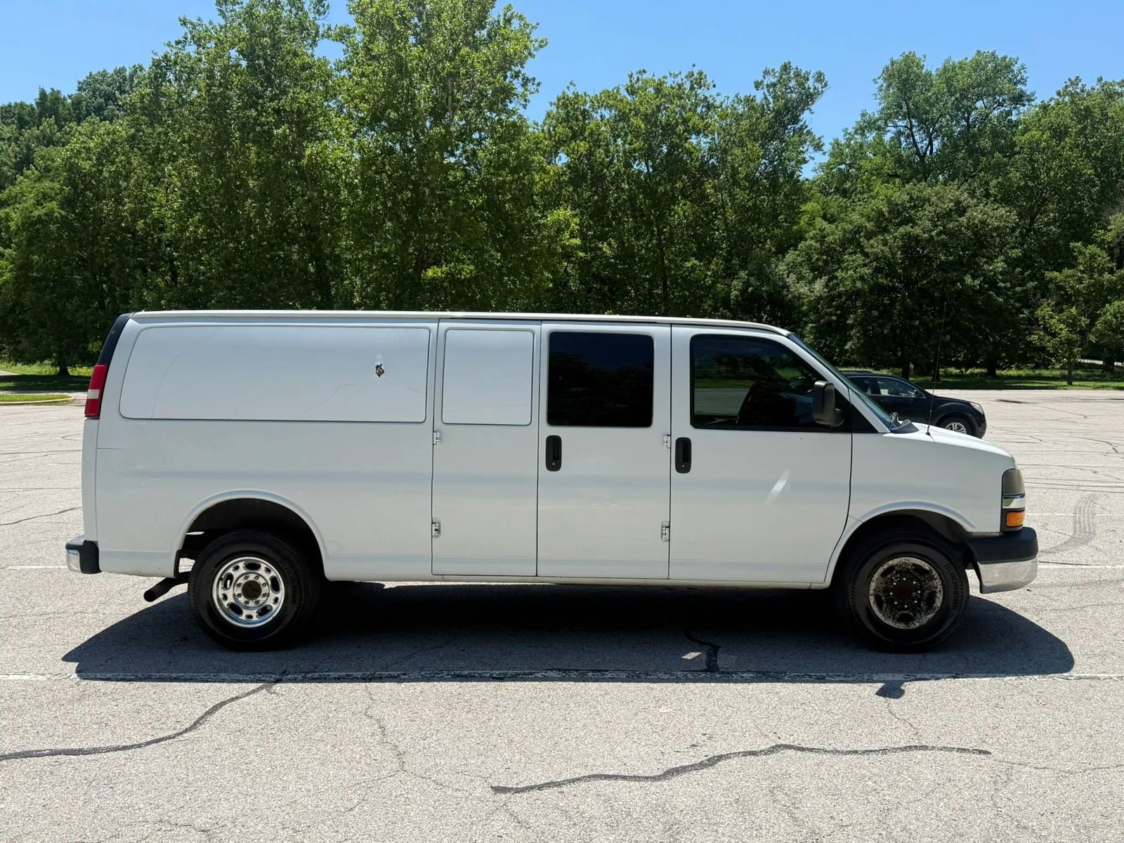 Used 2014 Chevrolet Express 3500 LT w/ LT Preferred Equipment Group RWD image 4