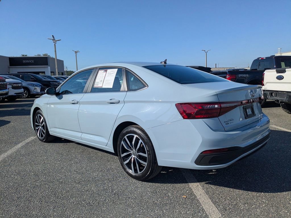 Used 2026 Volkswagen Jetta SE FWD image 5