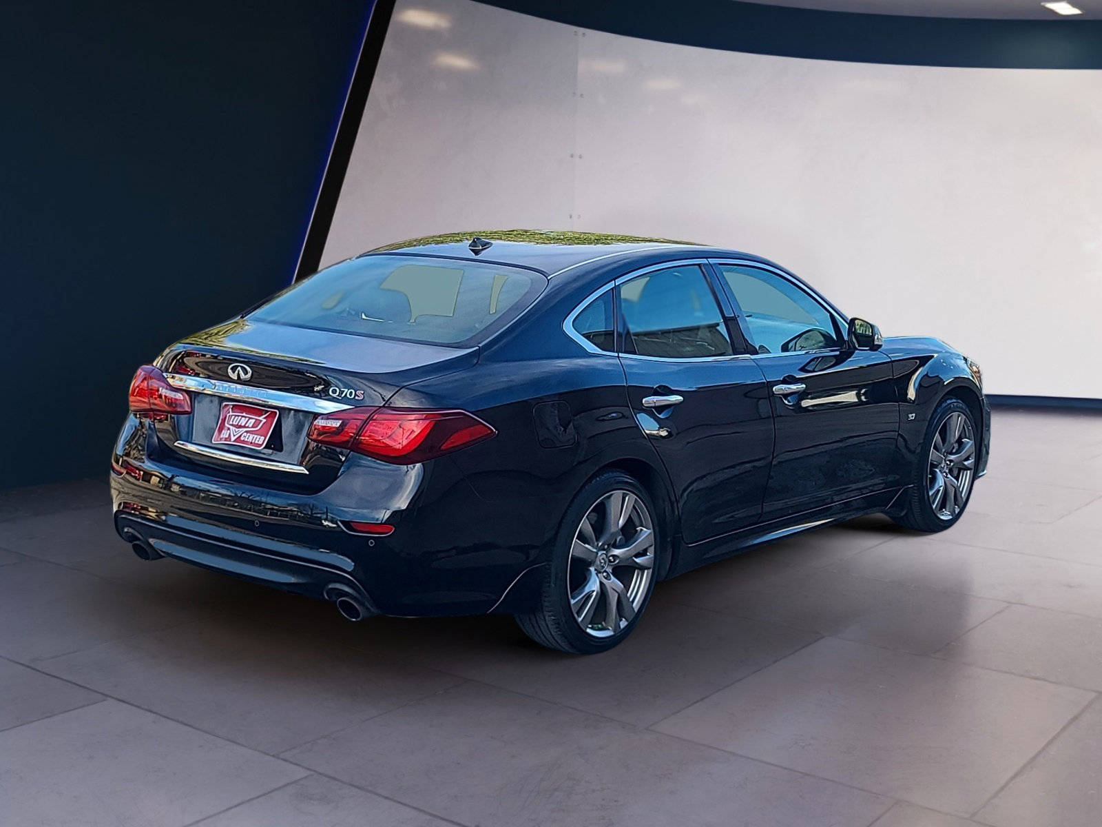 Used 2016 INFINITI Q70 3.7 w/ Sport Package RWD image 5