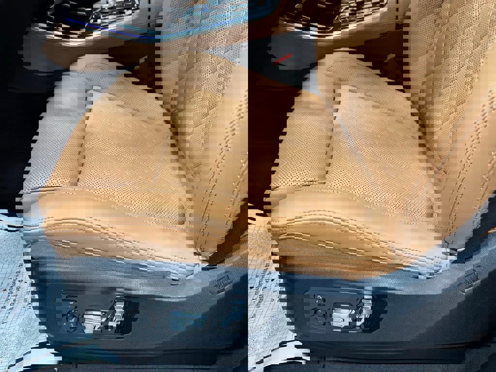 Used 2026 BMW X5 xDrive50e image 13