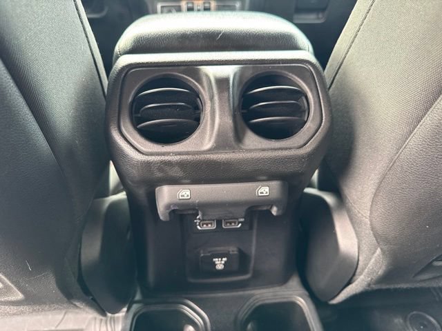 Used 2019 Jeep Wrangler Unlimited Rubicon w/ LED Lighting Group AWD/4WD image 24