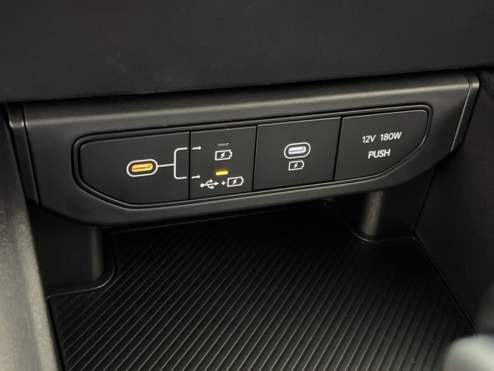 New 2025 Kia K4 LXS image 32