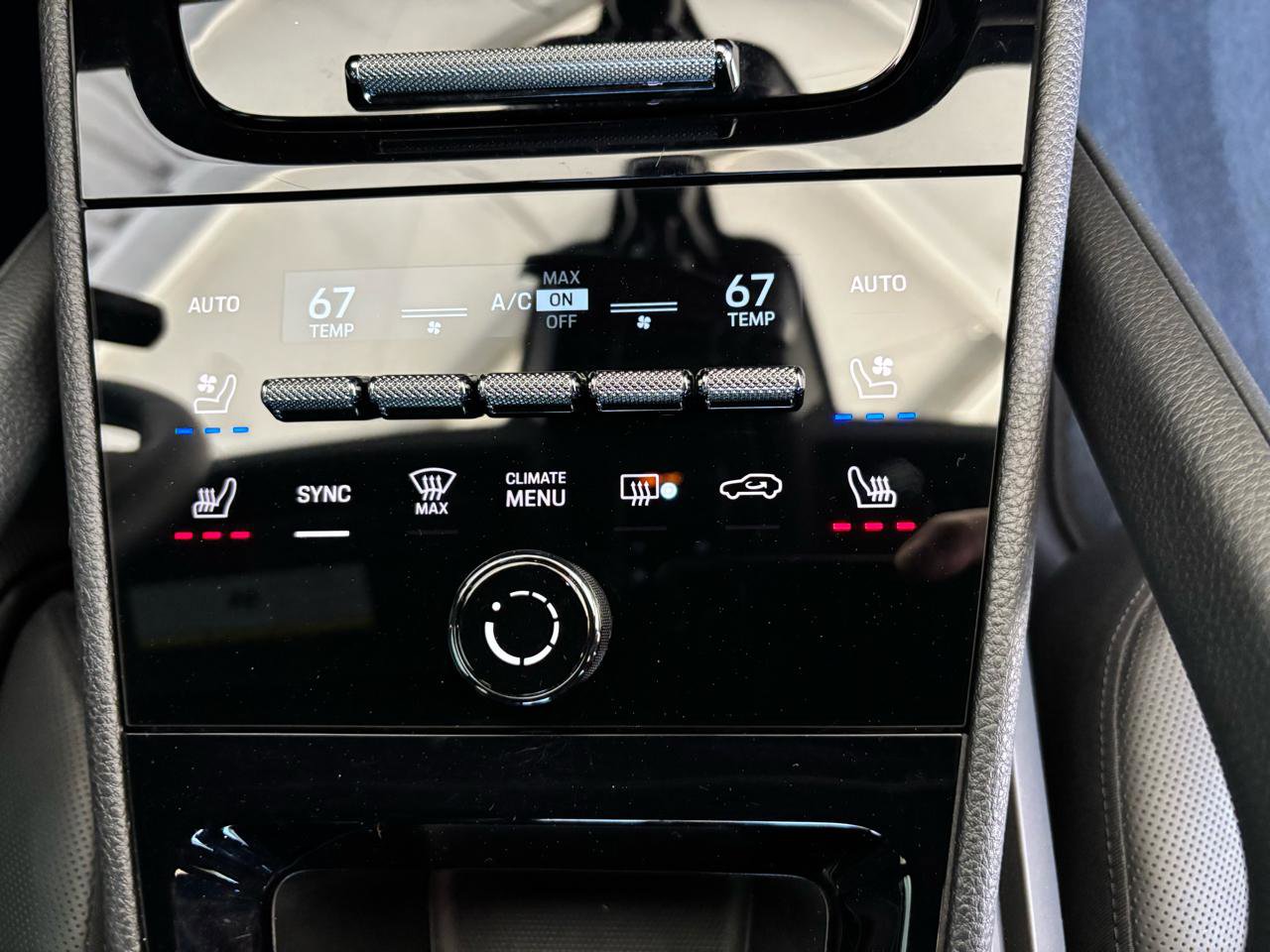 Used 2024 Porsche Cayenne Coupe image 23