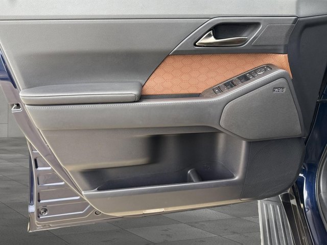 Certified 2024 Lexus GX 550 w/ Accessory Package (2T) image 25