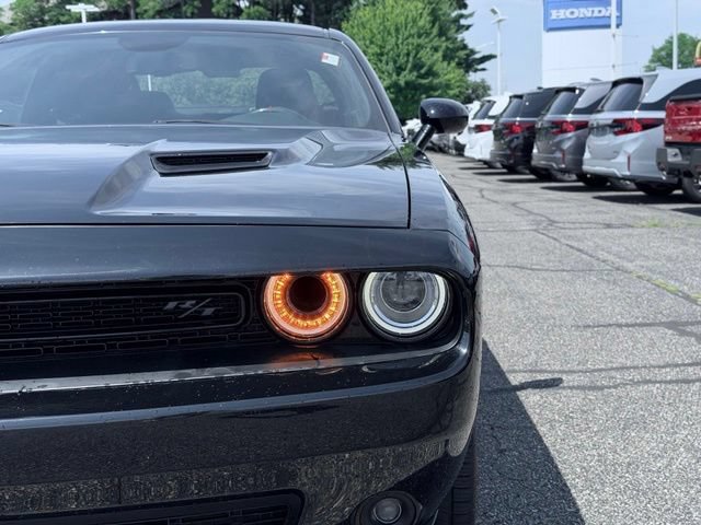 Used 2018 Dodge Challenger R/T w/ Blacktop Package RWD image 3