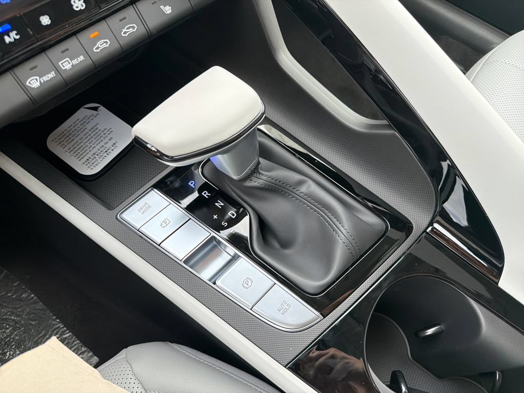 New 2026 Hyundai Elantra Limited FWD image 33