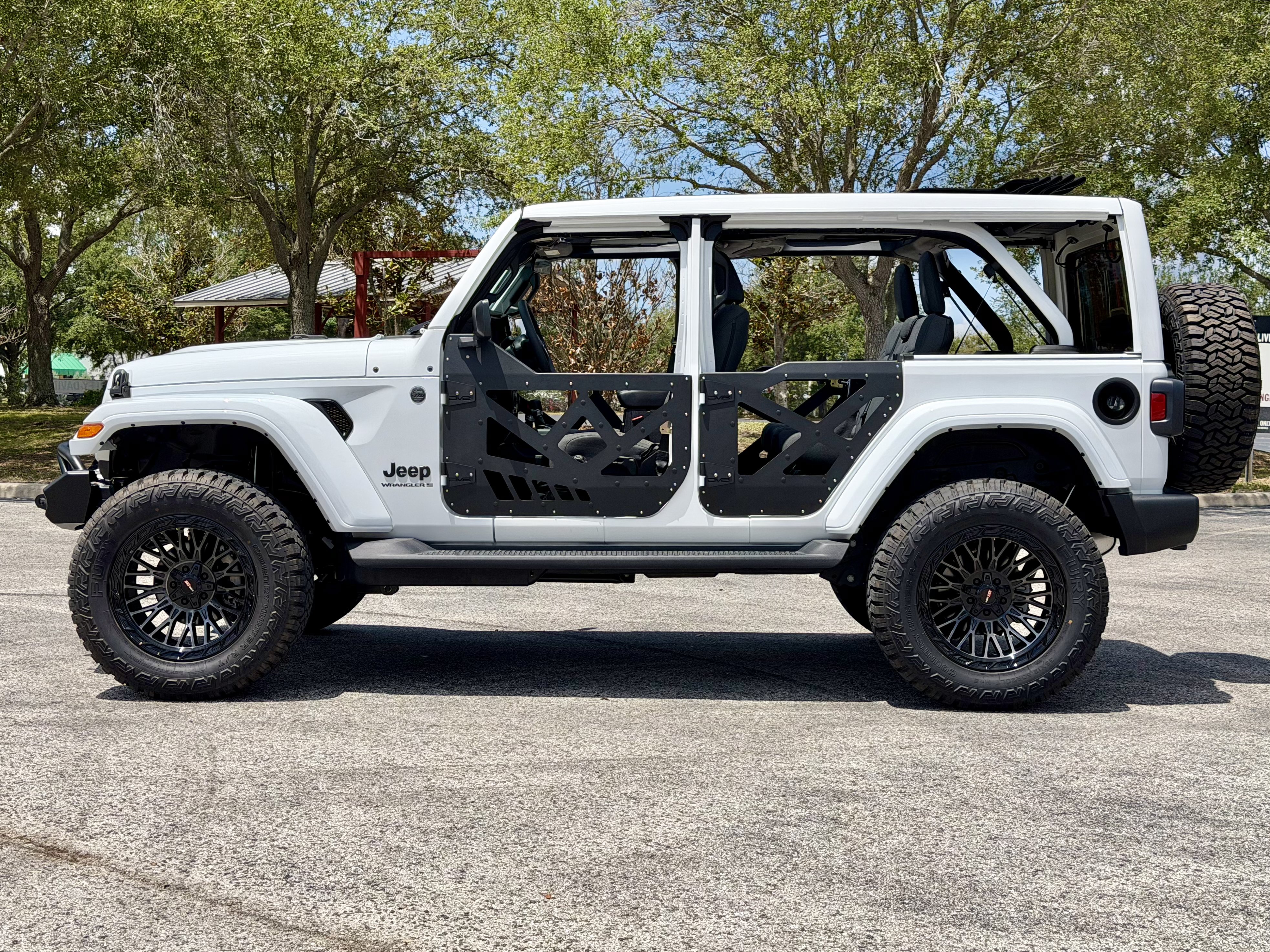 Used 2026 Jeep Wrangler Unlimited Sport AWD/4WD image 5