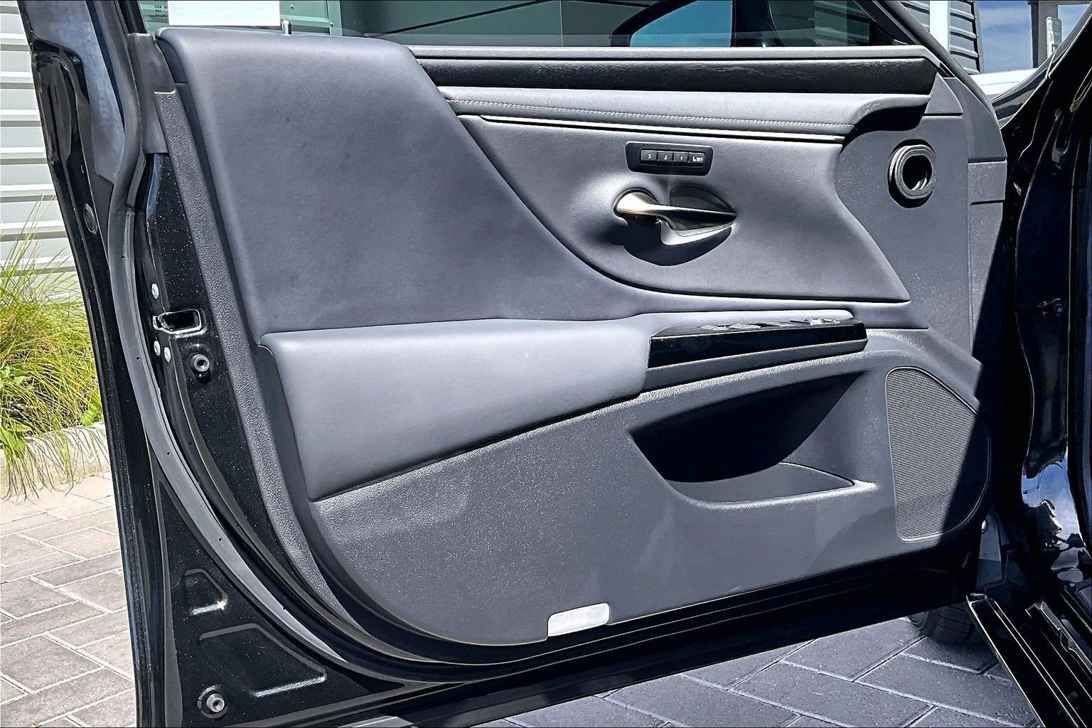 Used 2024 Lexus ES 350 w/ Premium Package image 23