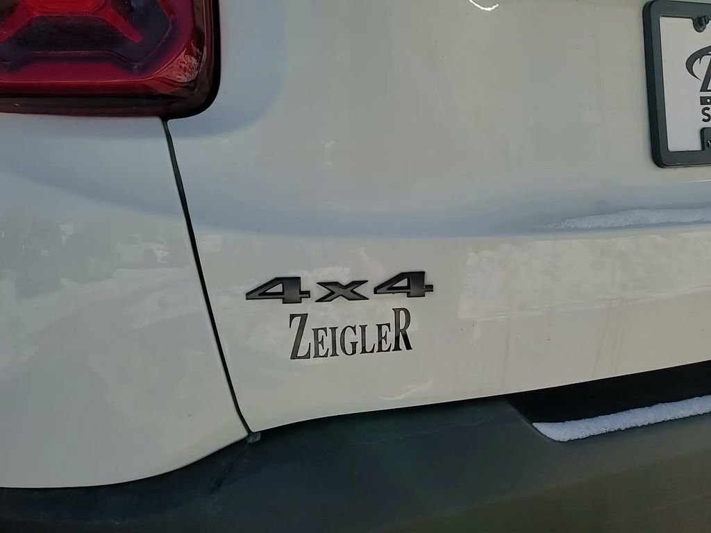 Used 2019 Jeep Renegade Limited w/ Quick Order Package 22P image 12