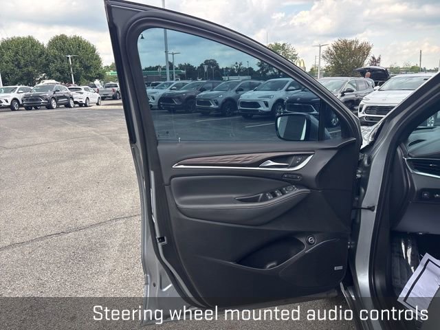 Used 2023 Buick Enclave Avenir w/ Avenir Technology Package image 33