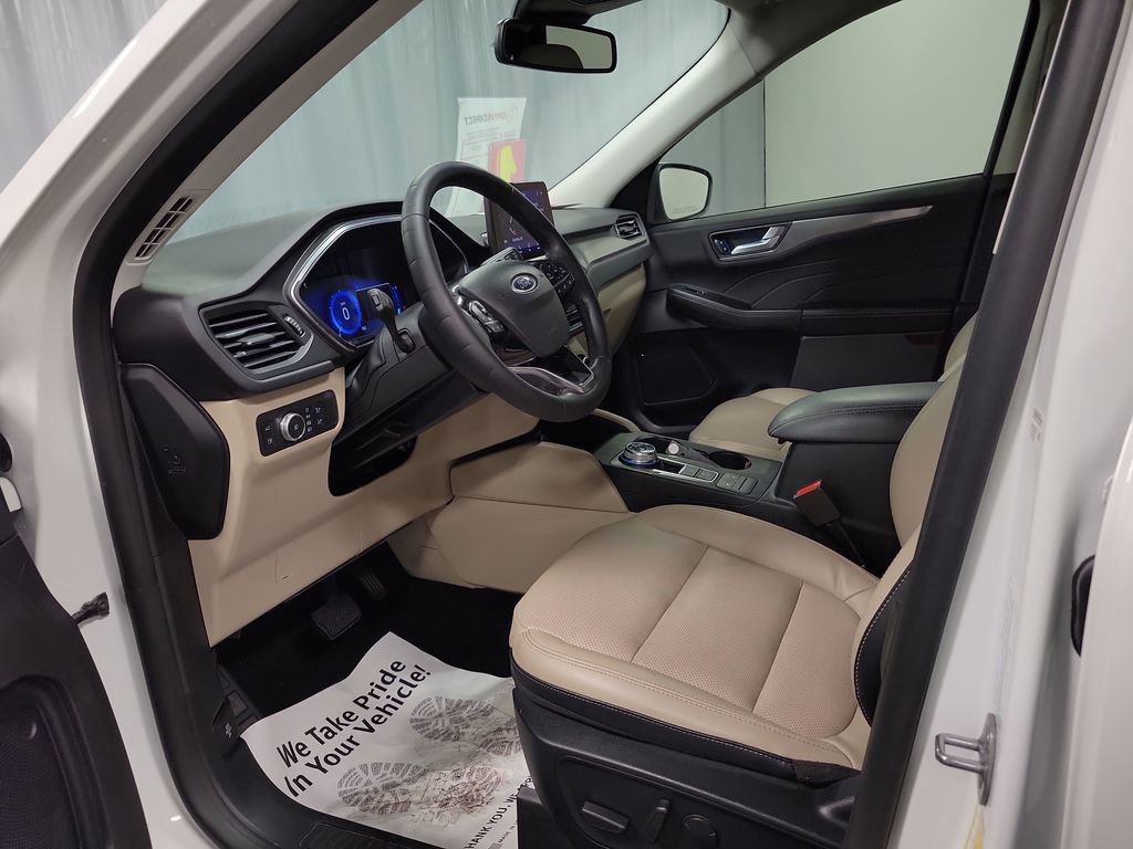Used 2022 Ford Escape Titanium image 12
