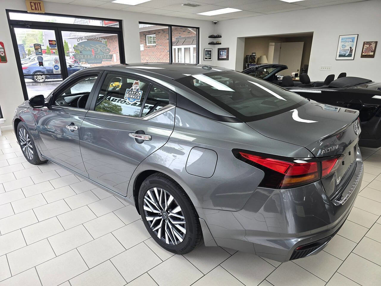 Used 2023 Nissan Altima 2.5 SV w/ SV Premium Package FWD image 14