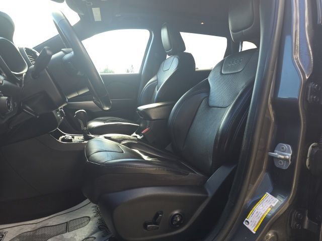 Used 2019 Jeep Cherokee High Altitude AWD/4WD image 9