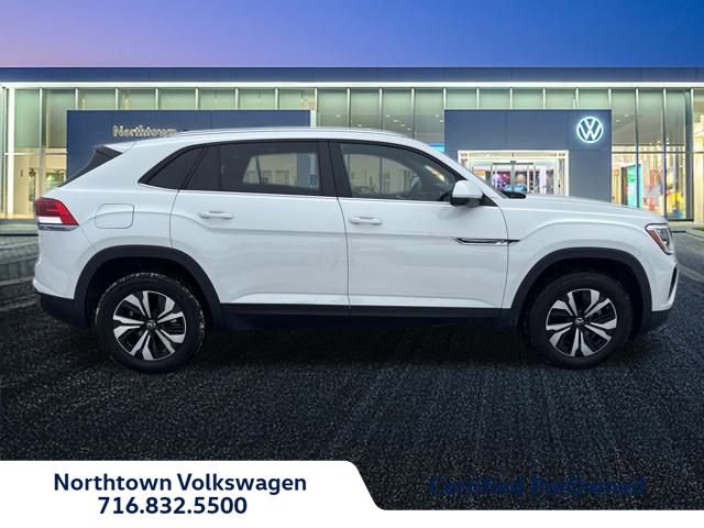 Used 2024 Volkswagen Atlas Cross Sport SE image 2
