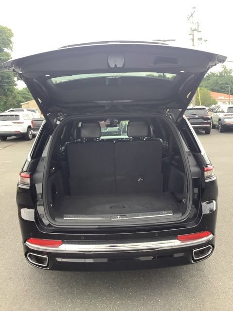 Certified 2021 Jeep Grand Cherokee L Overland w/ Luxury Tech Group IV AWD/4WD image 9