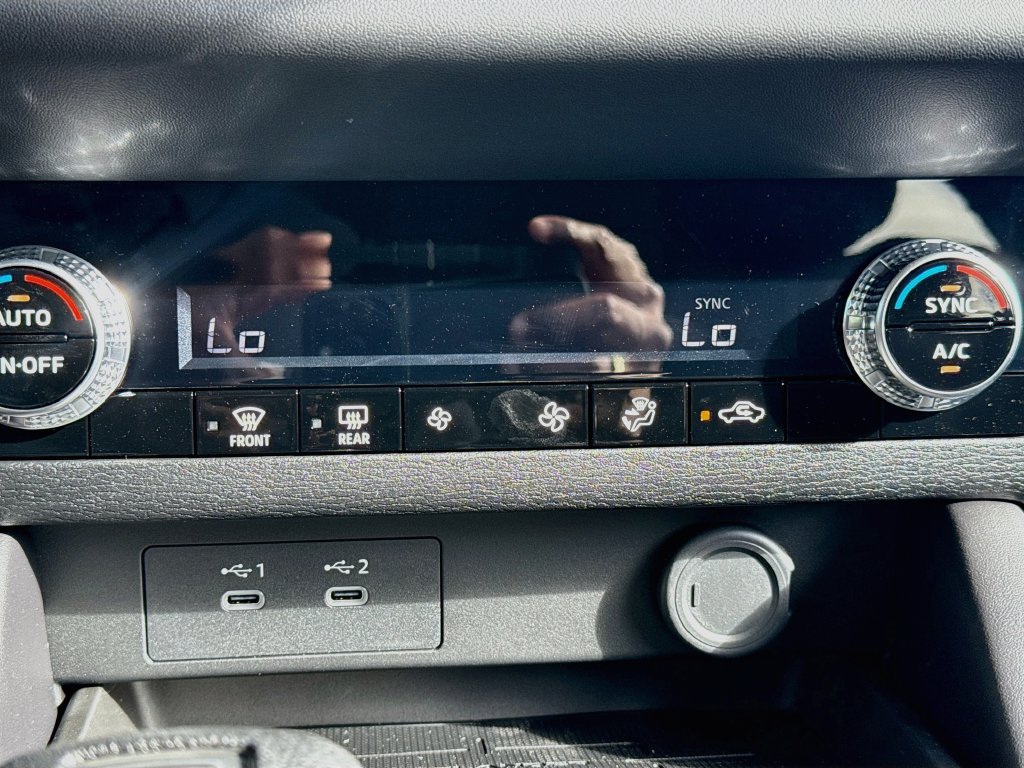 New 2026 Mitsubishi Outlander ES FWD image 16