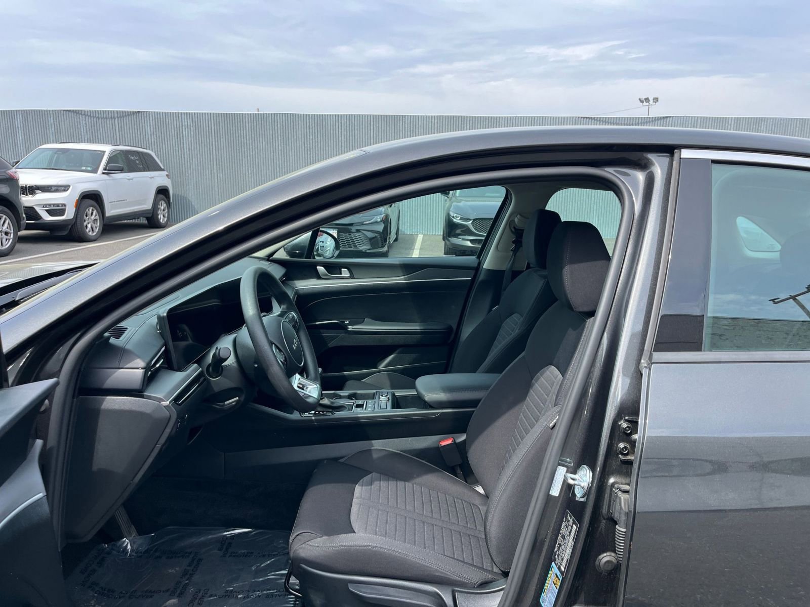 Used 2025 Kia K5 LXS FWD image 27