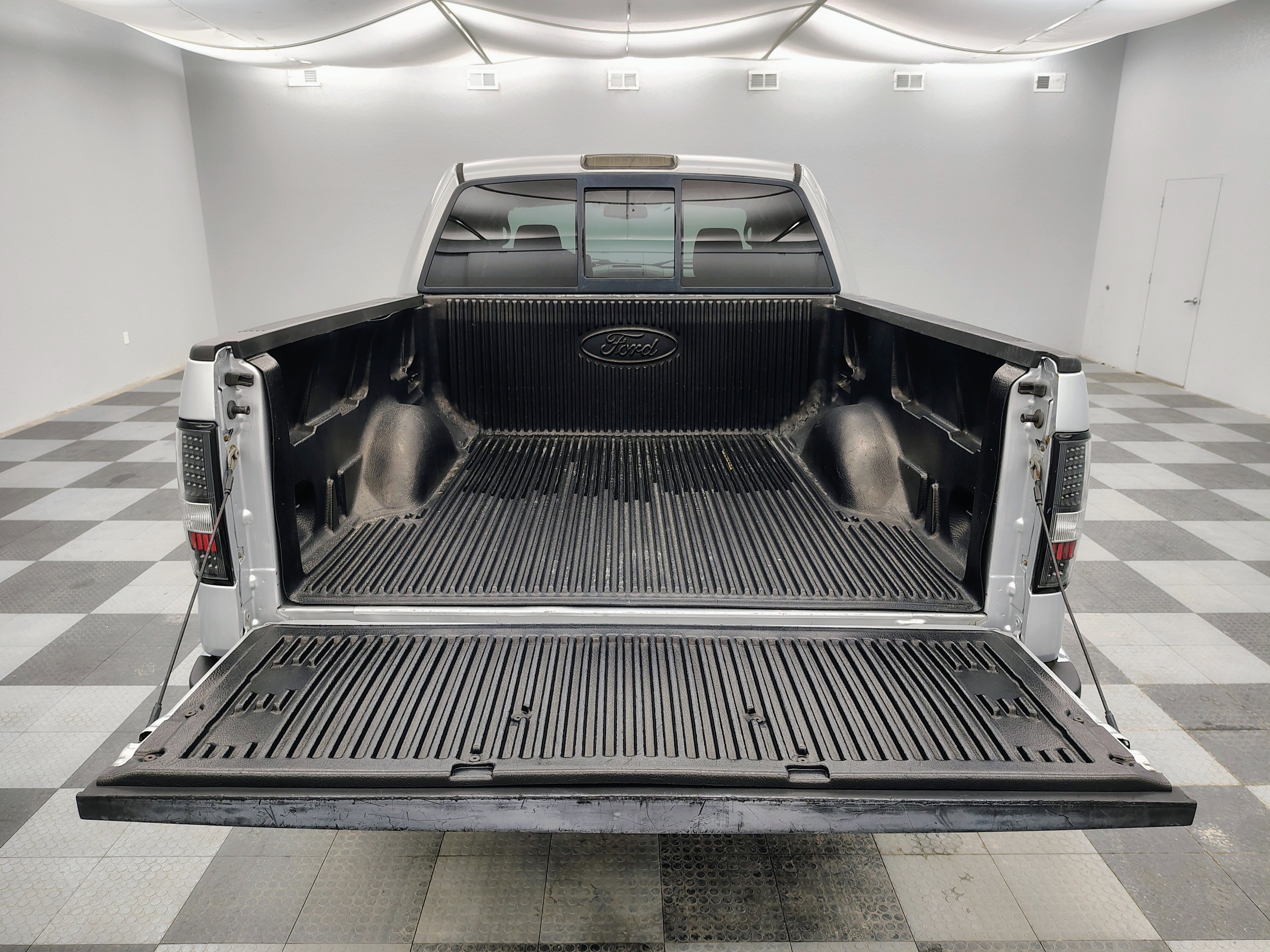 Used 2006 Ford F150 XLT image 14