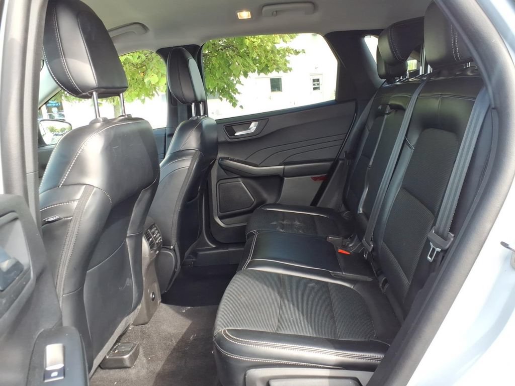 Used 2025 Ford Escape Platinum AWD/4WD image 9