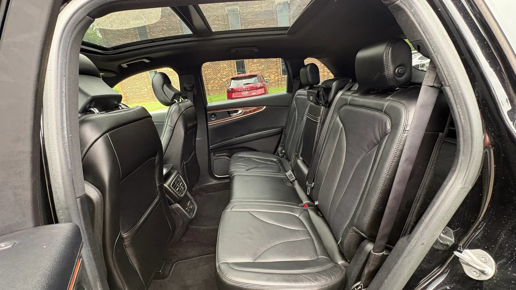 Used 2017 Lincoln MKX Reserve AWD/4WD image 24