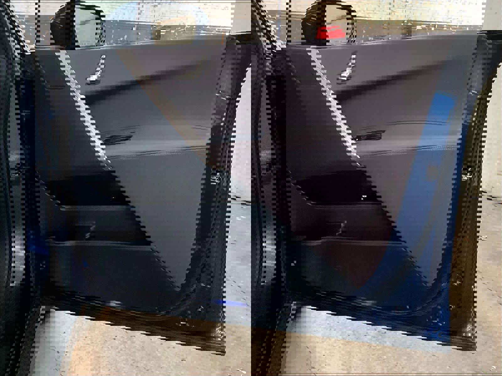 Used 2023 BMW iX xDrive50 image 25