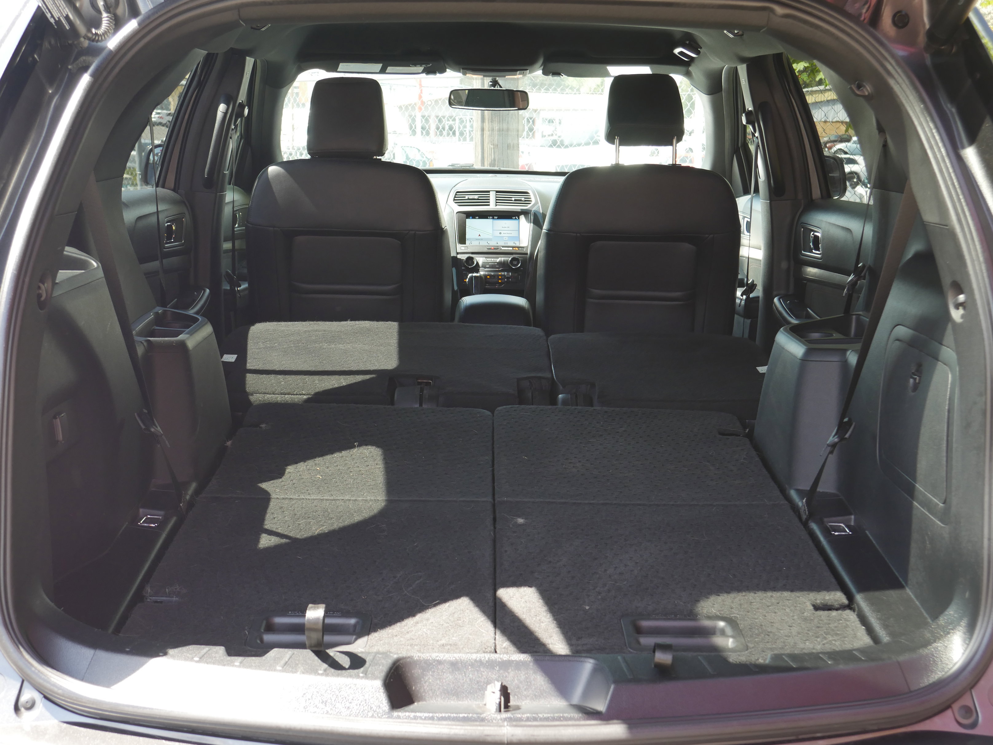 Used 2018 Ford Explorer XLT w/ Equipment Group 202A AWD/4WD image 21