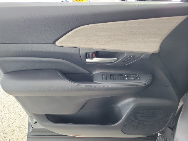 Certified 2026 Toyota Grand Highlander AWD image 23