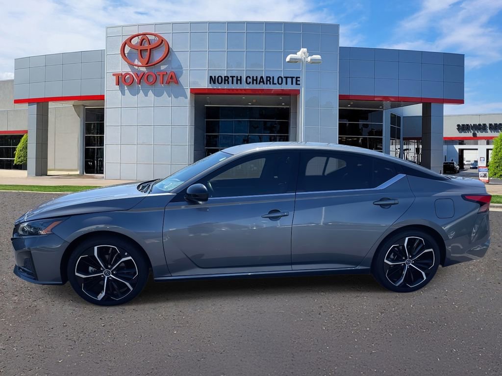 Used 2025 Nissan Altima 2.5 SR image 6