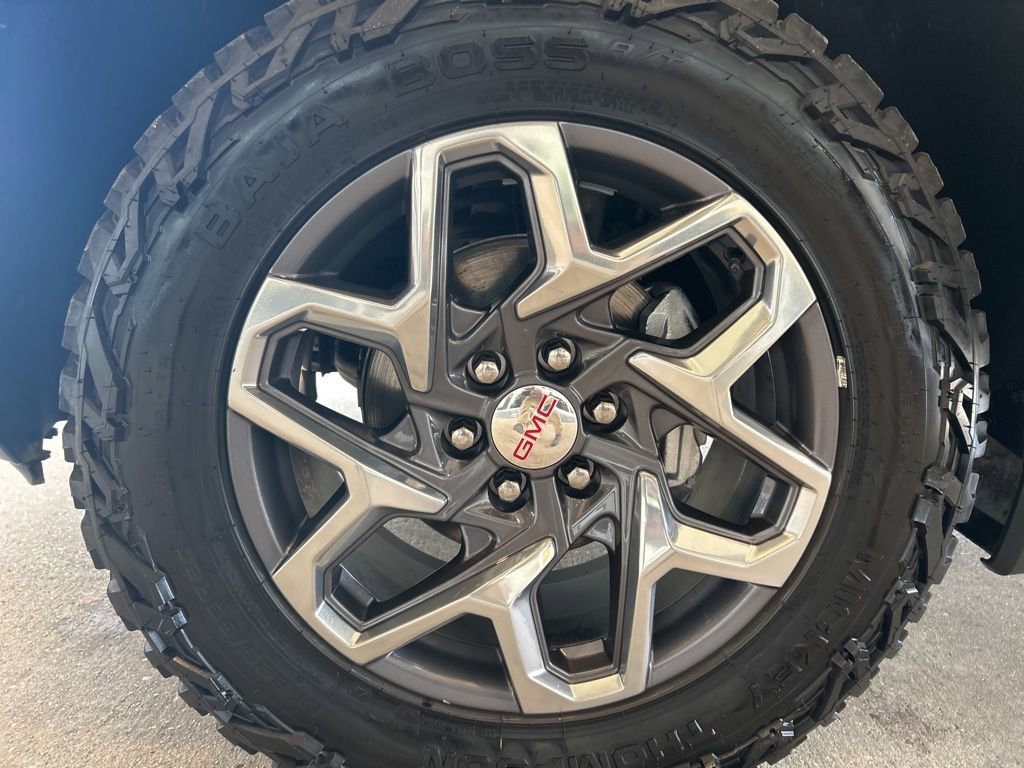 Used 2023 GMC Sierra 1500 SLT w/ SLT Premium Package image 26